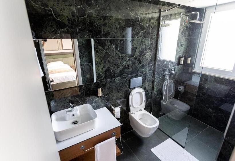 هتل Bolt Boutique