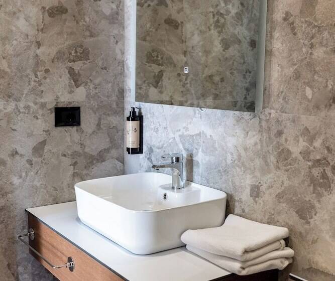 هتل Bolt Boutique