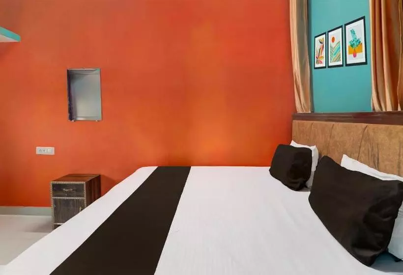 Hotelli Oyo Arya Paradise