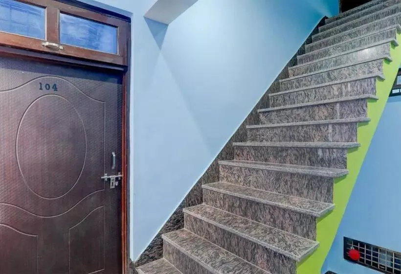 Hotelli Oyo Arya Paradise