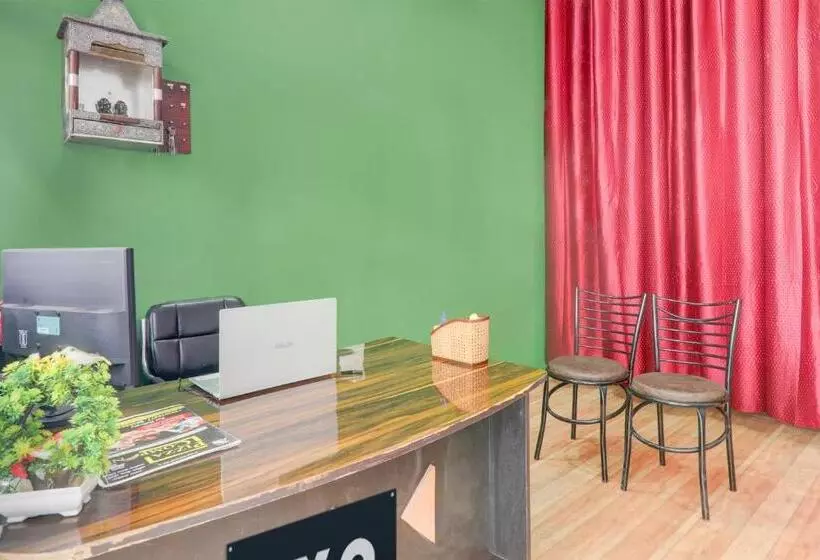 Hotelli Oyo Arya Paradise