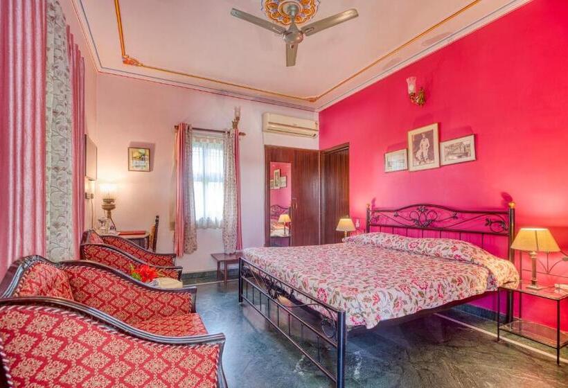 Hotel Play Ikshana Palette