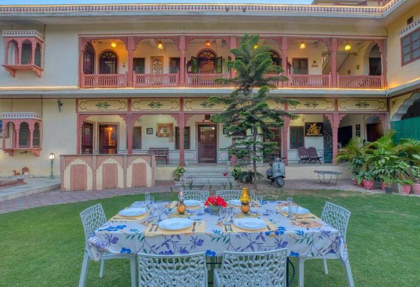 Hotel Play Ikshana Palette