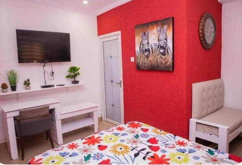 فندق Serenity Beach Resort