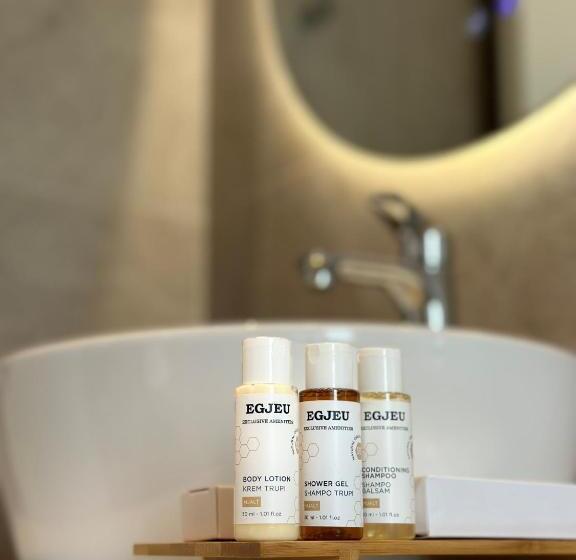 هتل Serenity Rooms