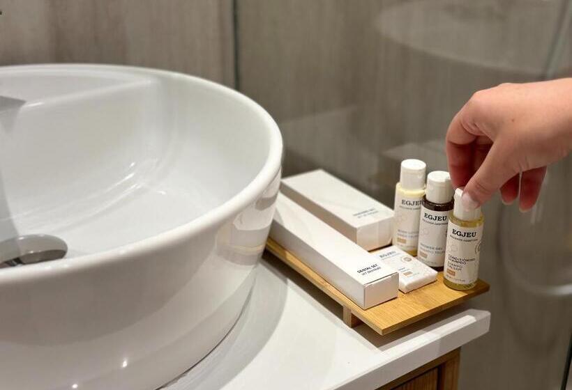 هتل Serenity Rooms