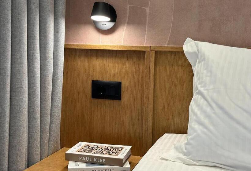 هتل Serenity Rooms