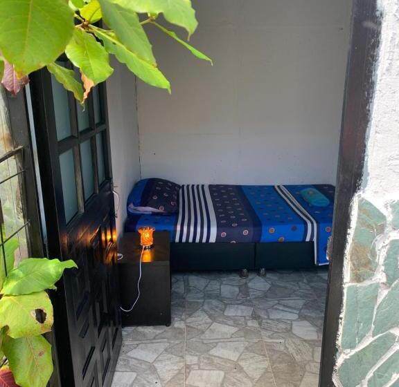 پانسیون Supershorts