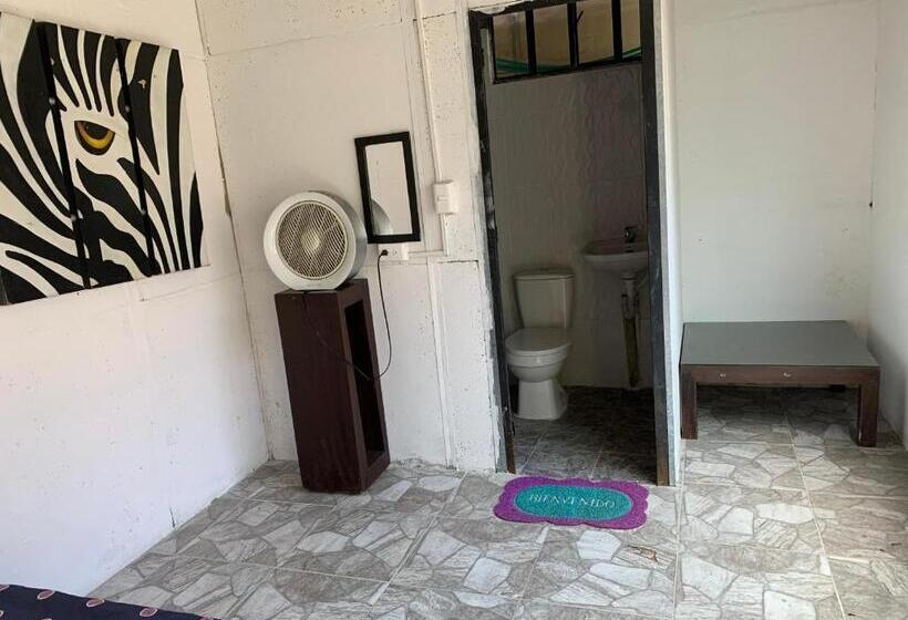 پانسیون Supershorts