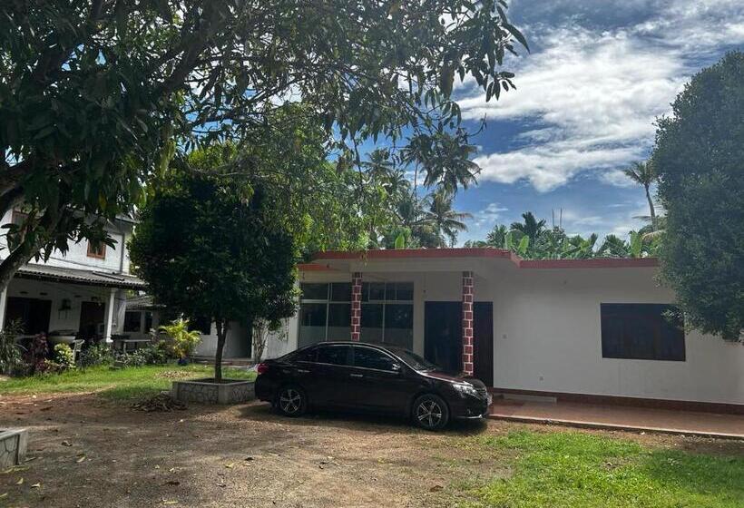 بنسيون The Garden Inn