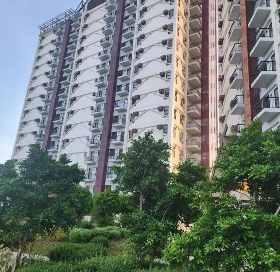 Royal Ocean Crest