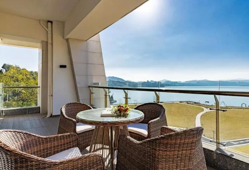 Hotelli Huangshan Taiping Lake Muxin