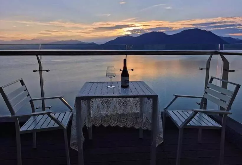 Hotelli Huangshan Taiping Lake Muxin