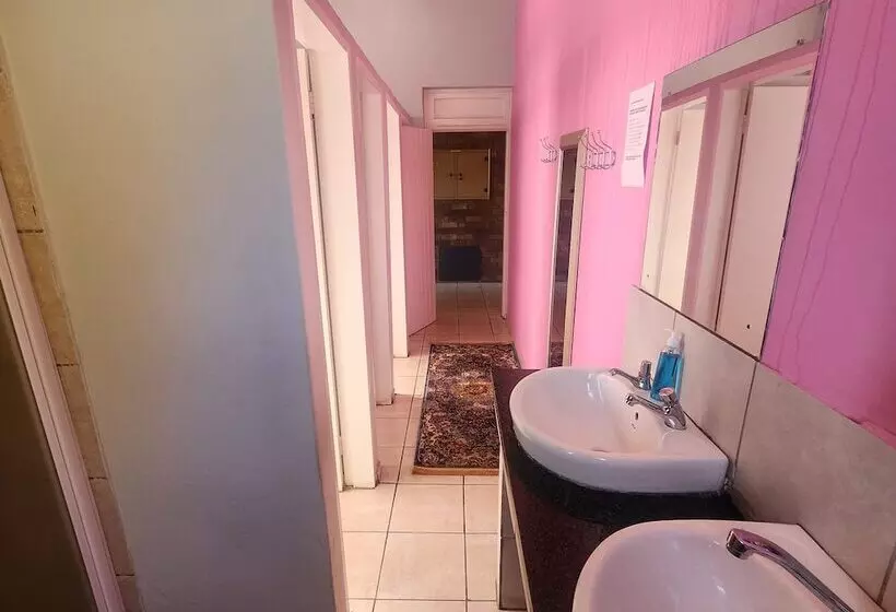 Retkeilymaja Sunny Lodge