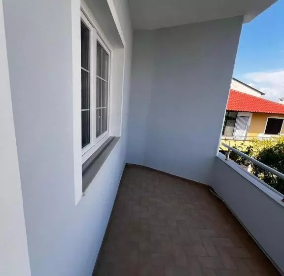 ペンション Deluxe Triple Room With Balcony
