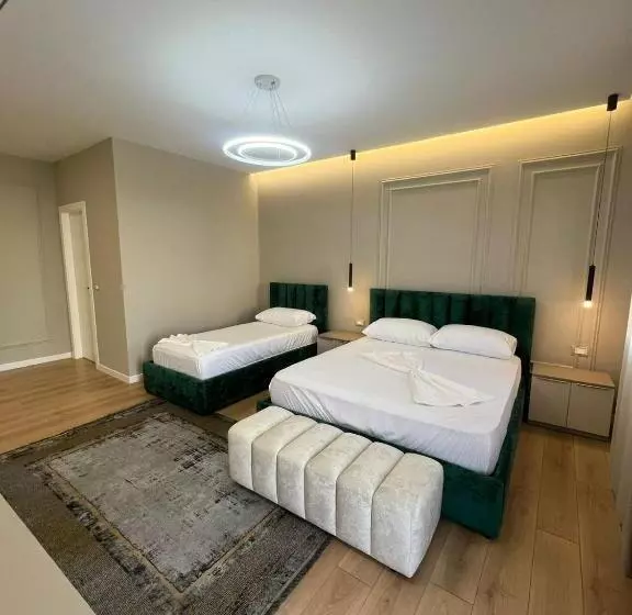 ペンション Deluxe Triple Room With Balcony