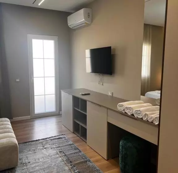 ペンション Deluxe Triple Room With Balcony