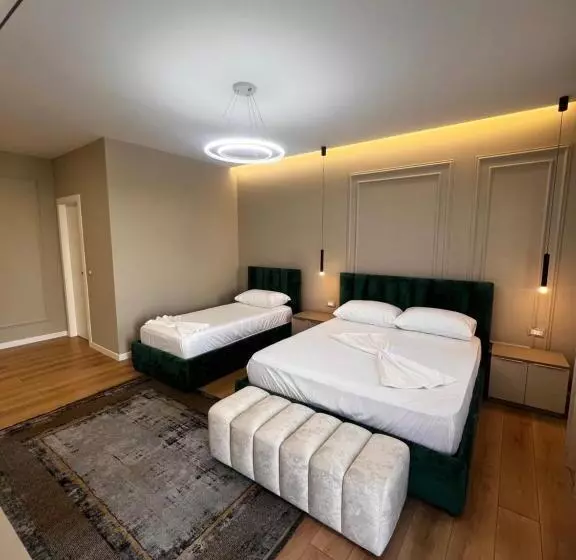 ペンション Deluxe Triple Room With Balcony