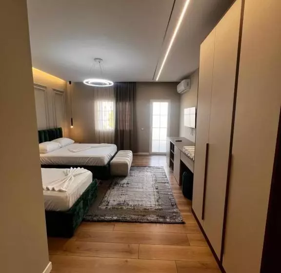 ペンション Deluxe Triple Room With Balcony