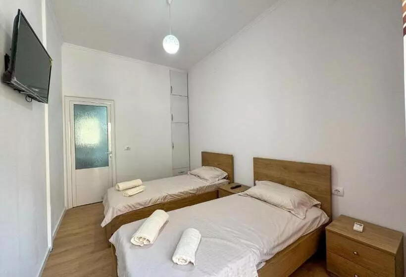 ペンション Eleonora Guest House