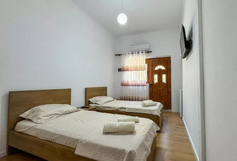 ペンション Eleonora Guest House