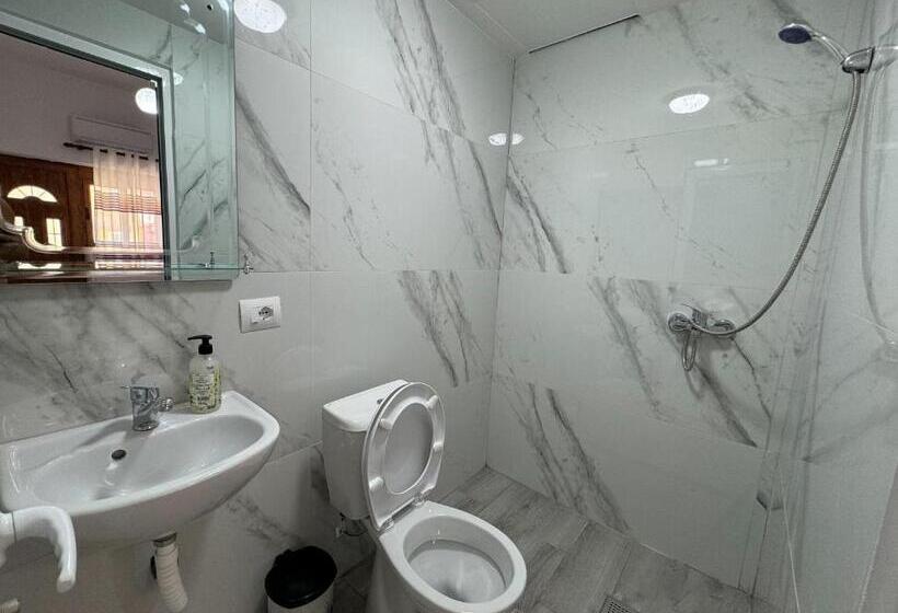 پانسیون Eleonora Guest House