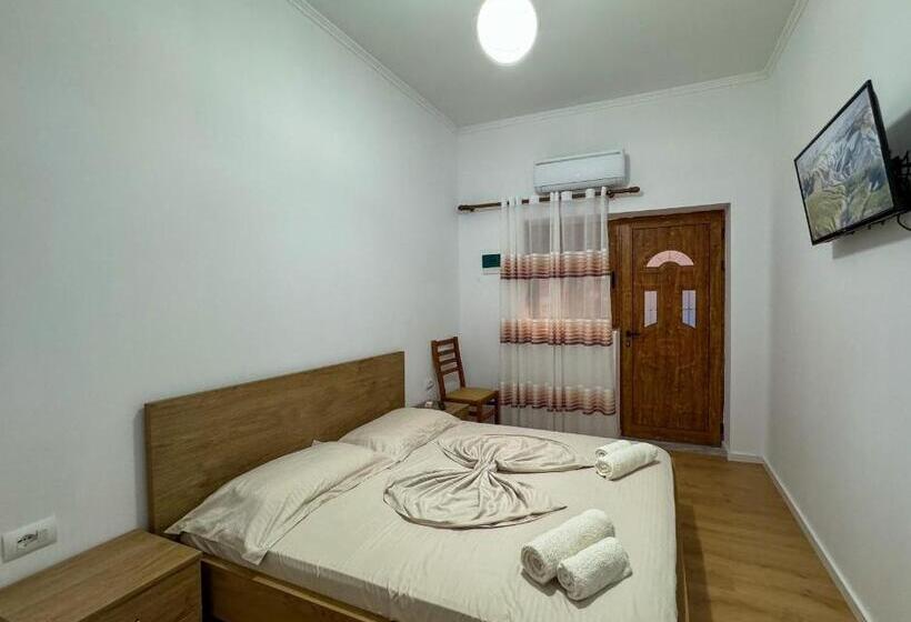 پانسیون Eleonora Guest House