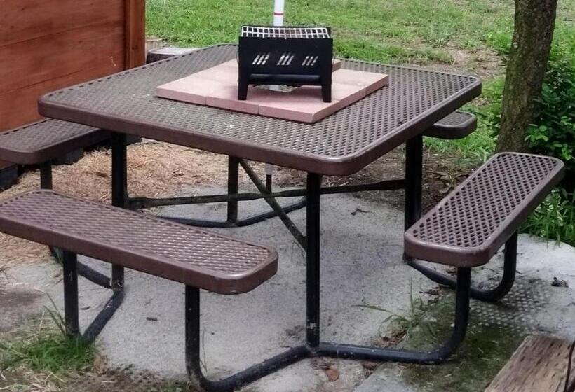 Schronisko 潮ドミ マリンキ 冬は薪ストーブ We Have No Ac