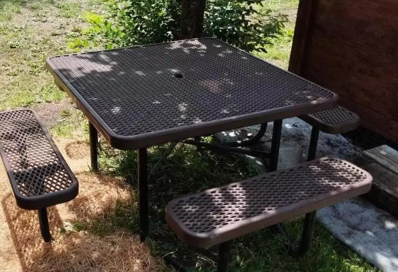 Retkeilymaja 潮ドミ マリンキ 冬は薪ストーブ We Have No Ac