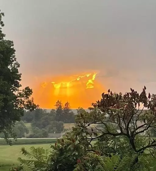 Aamiaismajoitus (B&B) Chateau De Joudes Suite De La Baronne