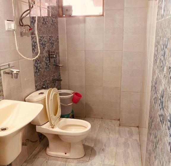 Hotelli Pine View Cottage & Cafe, Mussoorie   Blissful View From Rooms