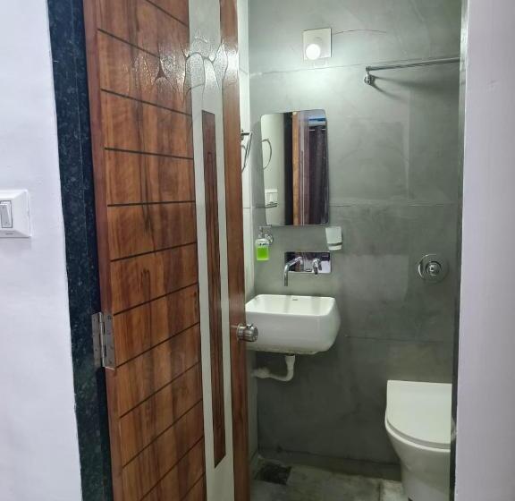 Hotel Parcham, Moti Khavdi