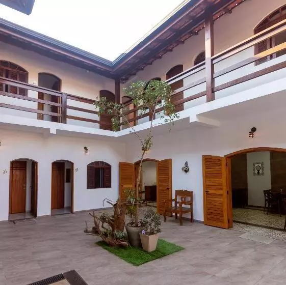 Hotelli Pousada Central