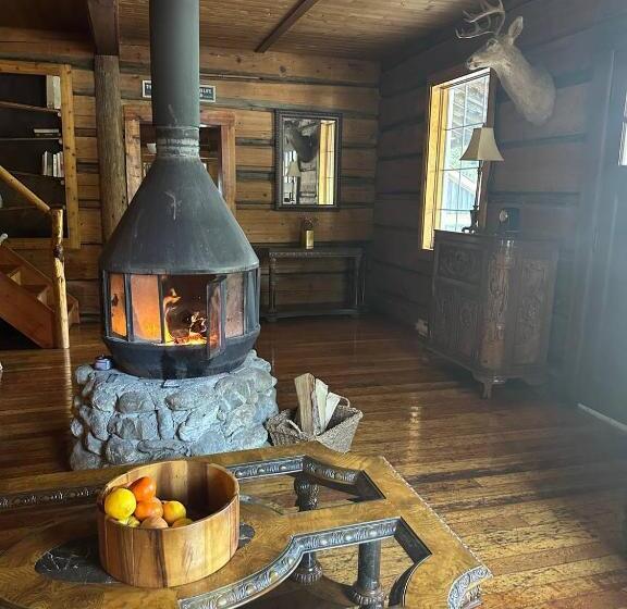 فندق Rustic Beaverfoot Lodge Room N8