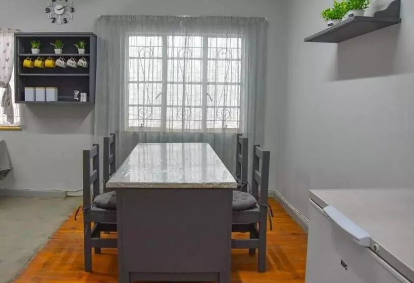 ペンション Bargain Accommodation