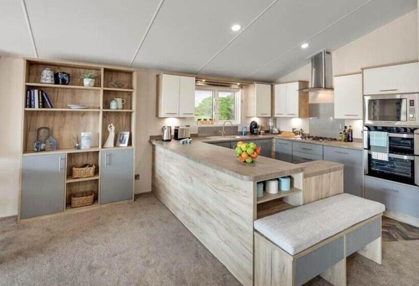 リゾートホテル Hamlet Lodge Retreat At Calloose Holiday Park