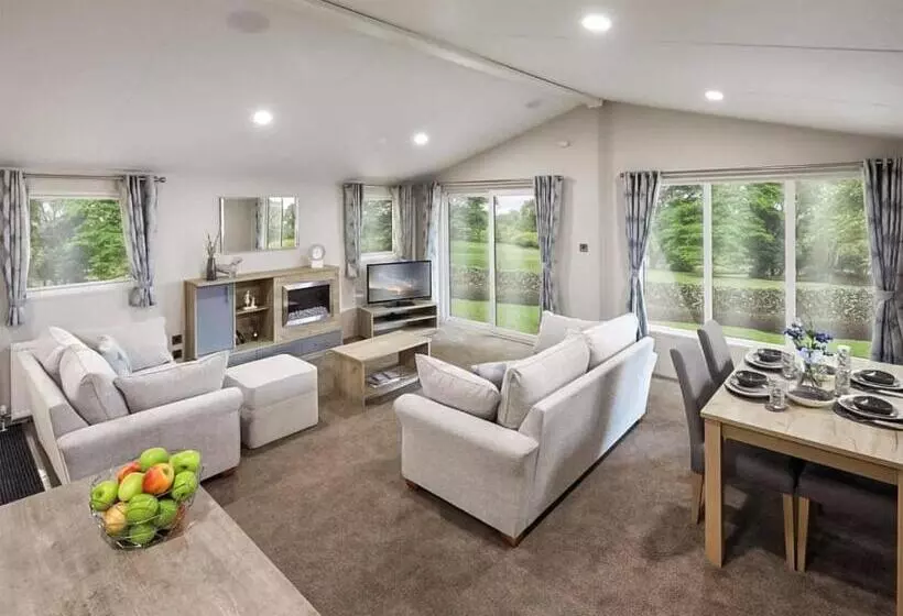 リゾートホテル Hamlet Lodge Retreat At Calloose Holiday Park