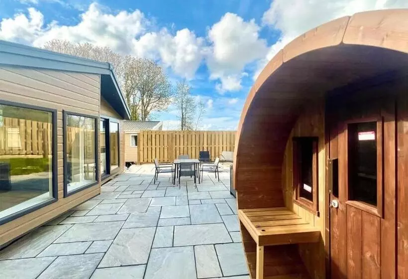 リゾートホテル Hamlet Lodge Retreat At Calloose Holiday Park