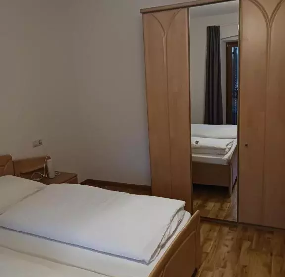 Retkeilymaja Gasthof Alpenrose   Mühleben