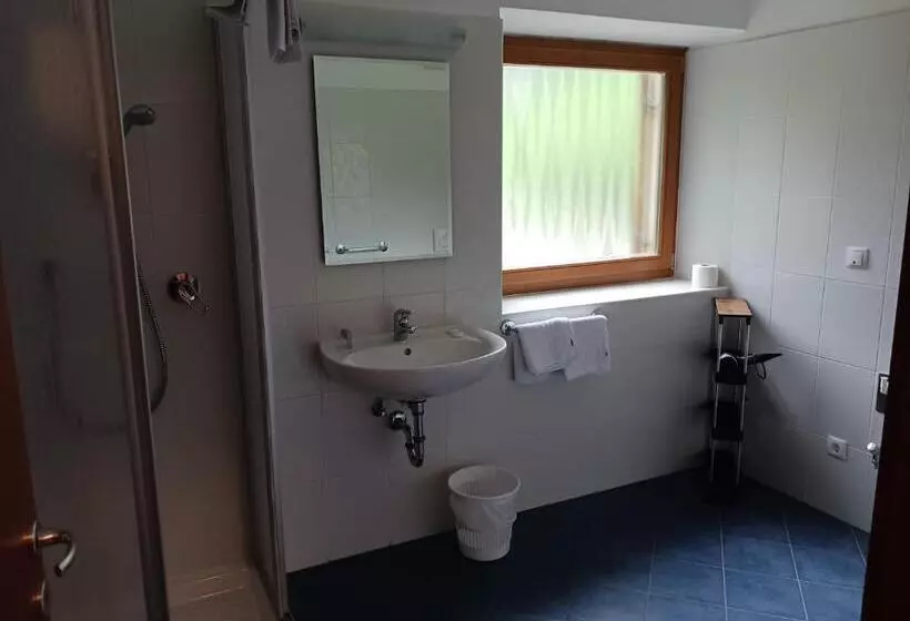 Retkeilymaja Gasthof Alpenrose   Mühleben