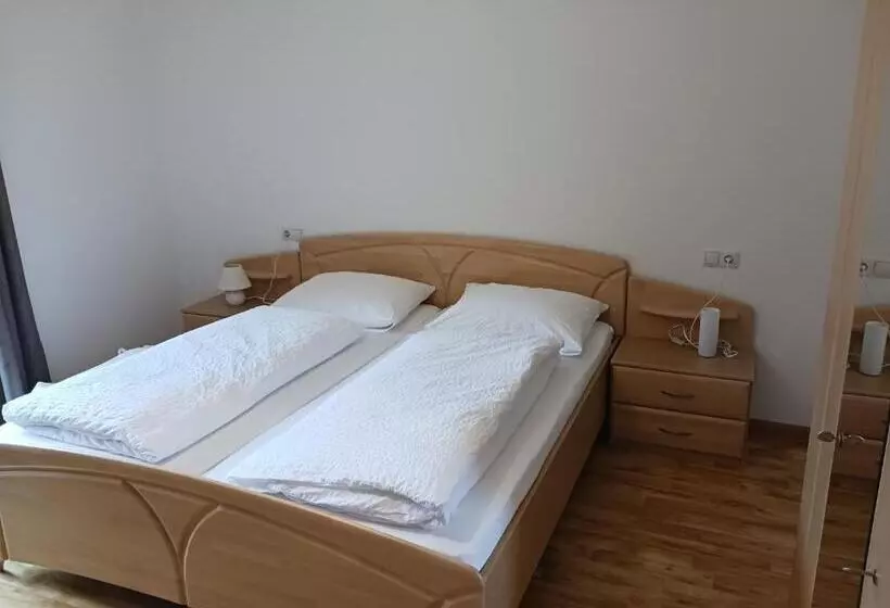 Retkeilymaja Gasthof Alpenrose   Mühleben