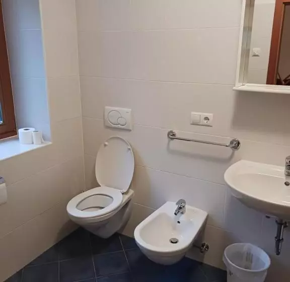 Retkeilymaja Gasthof Alpenrose   Mühleben