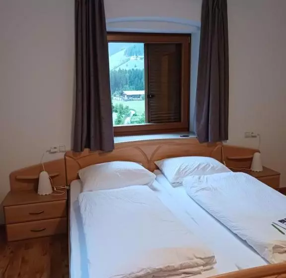 Retkeilymaja Gasthof Alpenrose   Mühleben