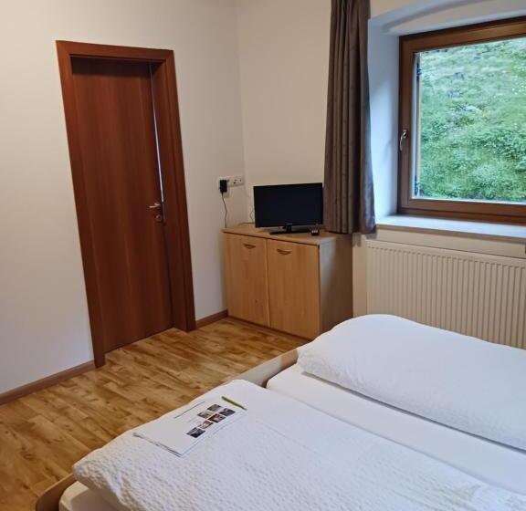 Общежитие Gasthof Alpenrose   Mühleben