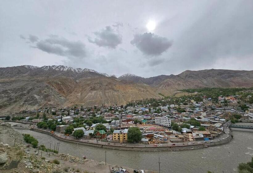 Hotel Afzal And Restaurant