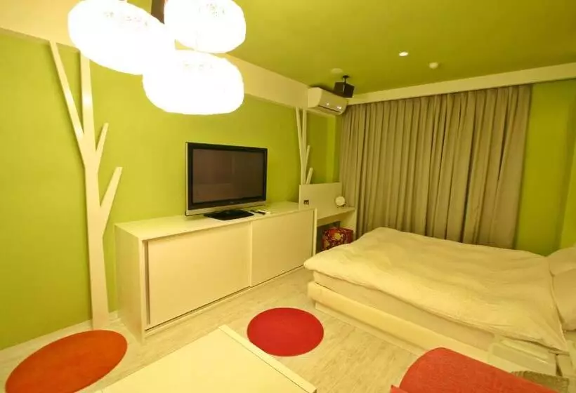 Hotelli Evermore  Adult Only