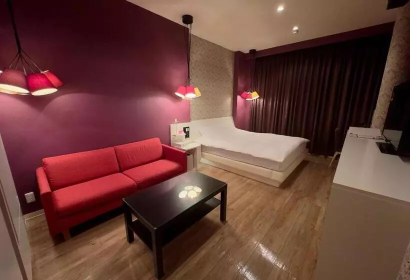 Hotelli Evermore  Adult Only