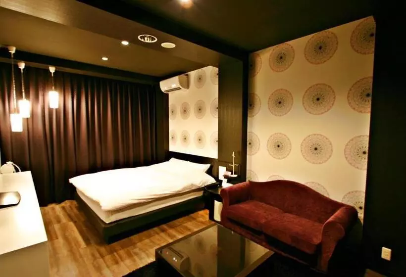 Hotelli Evermore  Adult Only