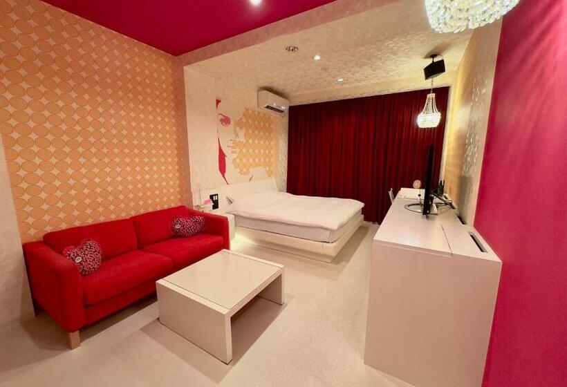 בית מלון כפרי Evermore Adult Only