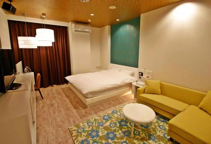 Hotelli Evermore  Adult Only